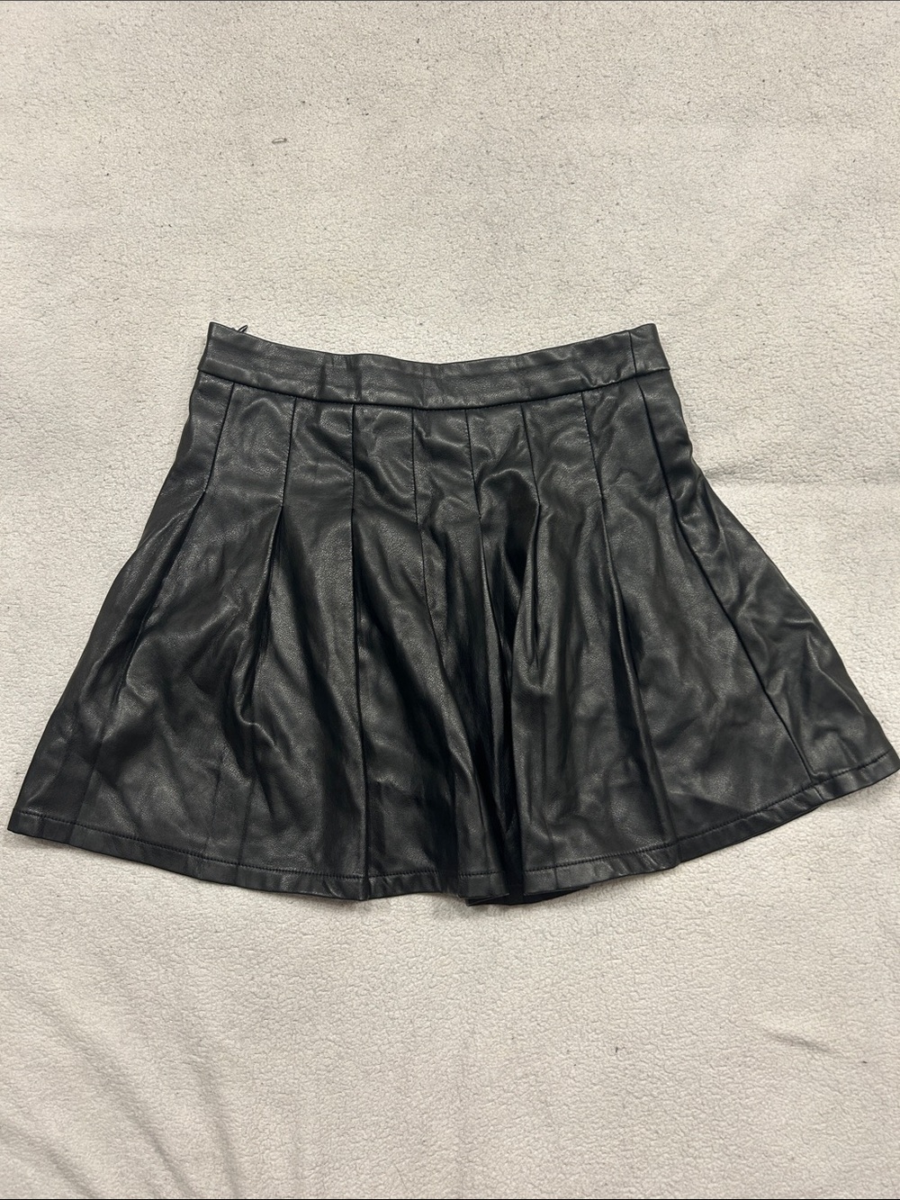 Blashe Size M Women's Black Faux Leather Pleated Skater Skirt